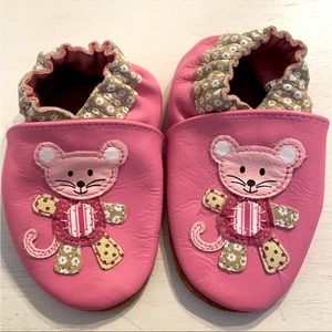 Robeez leather first walker soft sole shoes size 6-12 month